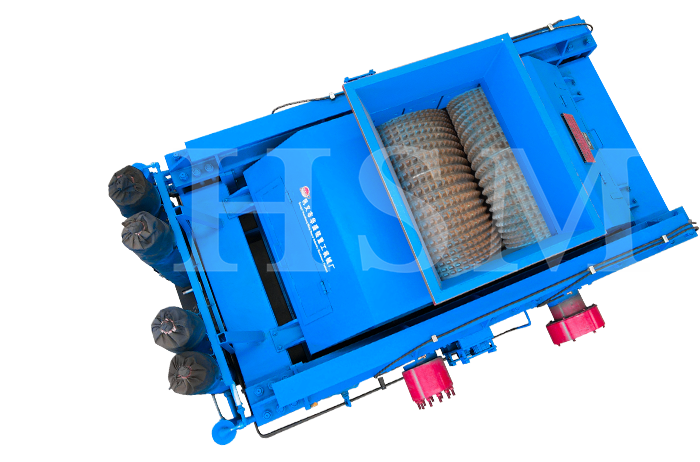 齒輥破碎機(jī)對(duì)輥破碎機(jī)、河卵石制砂機(jī)、石頭制砂機(jī)海報(bào)圖