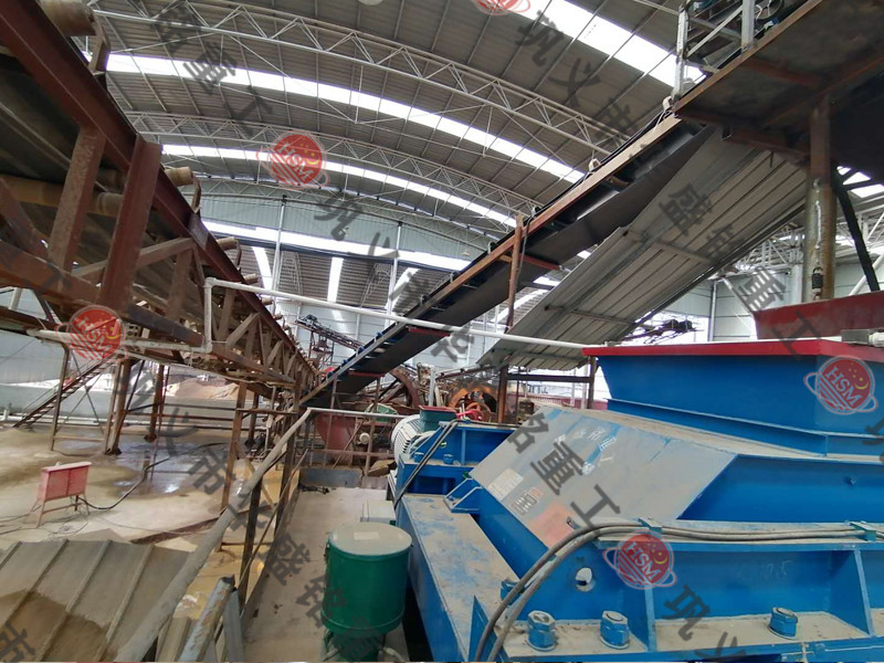 風化巖制砂現(xiàn)場